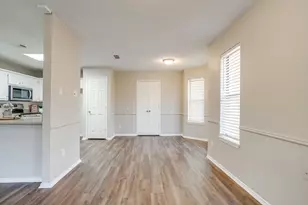 104 Sandlewood Ln, Burleson, TX 76028 - Photo 8