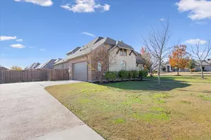 10708 Francis Dr, Waco, TX 76712 - Photo 2