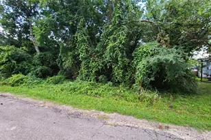 327 Capricorn Dr, Granbury, TX 76049 - Photo 1