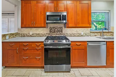 6802 Vivian Avenue, Dallas, TX 75223 - Photo 12