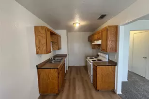 300 S Magnolia St, Crowley, TX 76036 - Photo 6