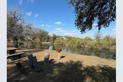 922 Pawnee Trail, Granbury, TX 76048 - Photo 4
