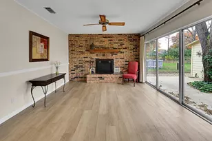 136 Bowie St, McGregor, TX 76657 - Photo 6