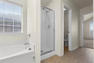 1208 Darbytown Rd, Grand Prairie, TX 75052 - Photo 18