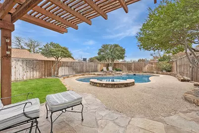 2218 Valley Mill, Carrollton, TX 75006 - Photo 4