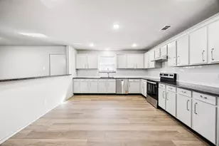 5601 Chimney Rock Dr, Arlington, TX 76017 - Photo 8