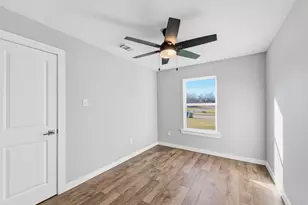 104 Clark St, Whitesboro, TX 76273 - Photo 18