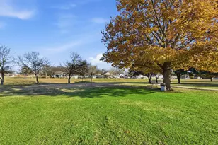 104 Clark St, Whitesboro, TX 76273 - Photo 28