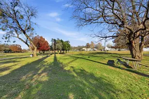 104 Clark St, Whitesboro, TX 76273 - Photo 24