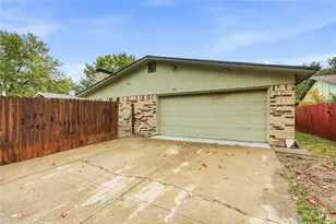2901 Branch Oaks Dr, Garland, TX 75043 - Photo 14