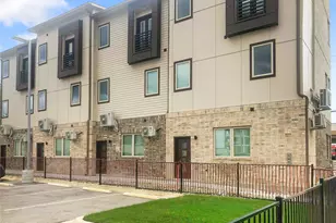 324 Feliks Gwozdz Pl, Fort Worth, TX 76104 - Photo 2