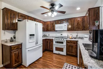 2907 Kimberly Drive, Grapevine, TX 76051 - Photo 12