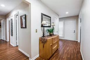 2907 Kimberly Dr, Grapevine, TX 76051 - Photo 2