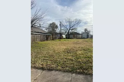 1204 E Cannon Street, Fort Worth, TX 76104 - Photo 2