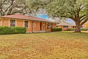 6906 Kiva Ln, Dallas, TX 75227 - Photo 2