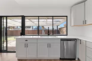 802 Greenbriar Dr, Garland, TX 75043 - Photo 8