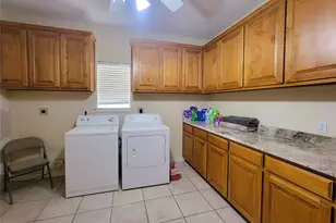 2525 Colt Ln, Crowley, TX 76036 - Photo 34