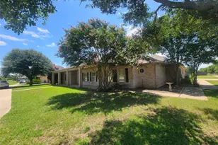 2525 Colt Ln, Crowley, TX 76036 - Photo 2