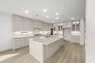 341 Loretta Ln, Burleson, TX 76028 - Photo 12