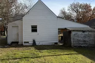 306 N Cleveland Ave, Sherman, TX 75090 - Photo 18