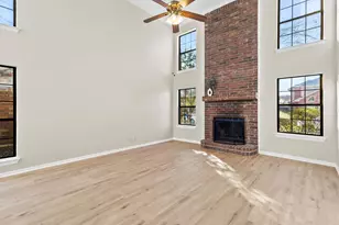 4224 Phoenix Dr, Carrollton, TX 75010 - Photo 2