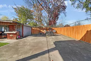 1215 Tarpley Ave, Dallas, TX 75211 - Photo 22