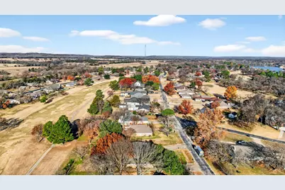234 Navajo Trail W, Lake Kiowa, TX 76240 - Photo 8