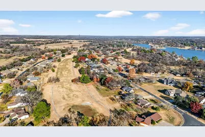 234 Navajo Trail W, Lake Kiowa, TX 76240 - Photo 32