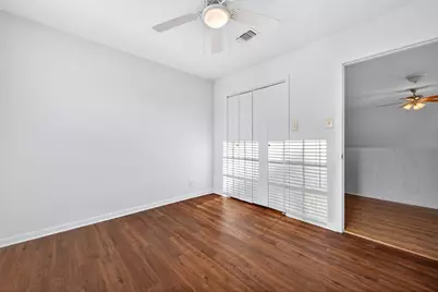 234 Navajo Trail W, Lake Kiowa, TX 76240 - Photo 10