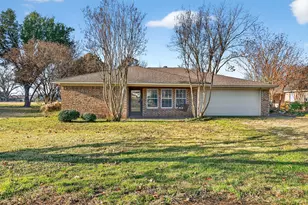 234 Navajo Trail W, Lake Kiowa, TX 76240 - Photo 6