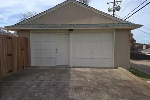 1135 Holly Glen Cir, Dallas, TX 75232 - Photo 16