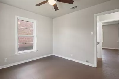 320 NE 31st Street, Grand Prairie, TX 75050 - Photo 18