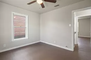 320 NE 31st St, Grand Prairie, TX 75050 - Photo 18