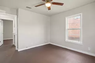 320 NE 31st St, Grand Prairie, TX 75050 - Photo 22