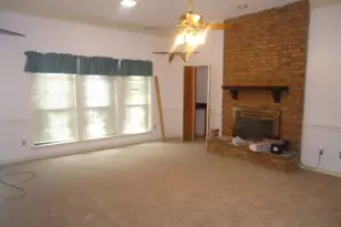 2518 Danny Ln, Farmers Branch, TX 75234 - Photo 2