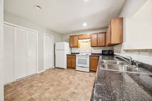 2710 Clover Valley Dr, Garland, TX 75043 - Photo 8