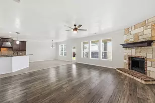 851 Valley Ridge Rd, Burleson, TX 76028 - Photo 4