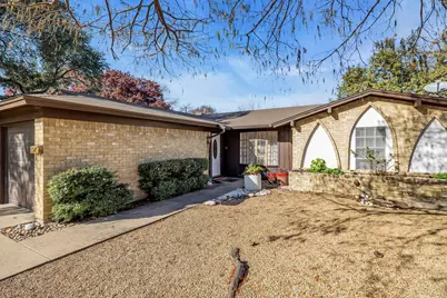 2012 York Drive, Edgecliff Village, TX 76134 - Photo 4