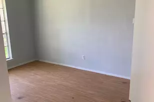 679 Edgeglen Dr, Dallas, TX 75217 - Photo 6