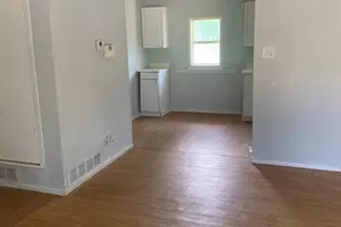 679 Edgeglen Dr, Dallas, TX 75217 - Photo 2