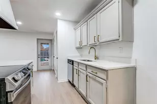 6006 Lakecrest Dr, Garland, TX 75043 - Photo 8