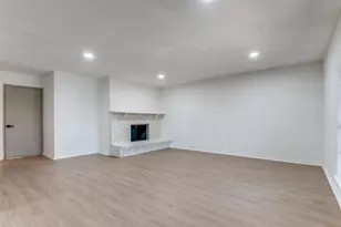 6006 Lakecrest Dr, Garland, TX 75043 - Photo 4