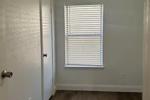 2006 Oakglen Dr, Garland, TX 75040 - Photo 12