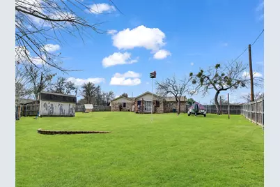 325 Huggins Drive, Springtown, TX 76082 - Photo 20