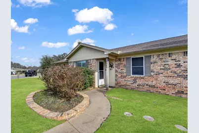 325 Huggins Drive, Springtown, TX 76082 - Photo 28