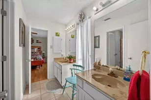 2411 Amber Hill Ln, Euless, TX 76039 - Photo 20