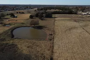 2123 S Hampton Rd, Glenn Heights, TX 75154 - Photo 4