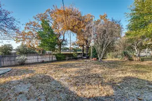 1902 Green Meadow Ct, Arlington, TX 76013 - Photo 24