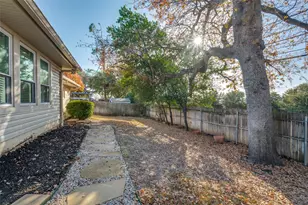 1902 Green Meadow Ct, Arlington, TX 76013 - Photo 22