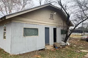 400 E Cotton St, Longview, TX 75601 - Photo 2